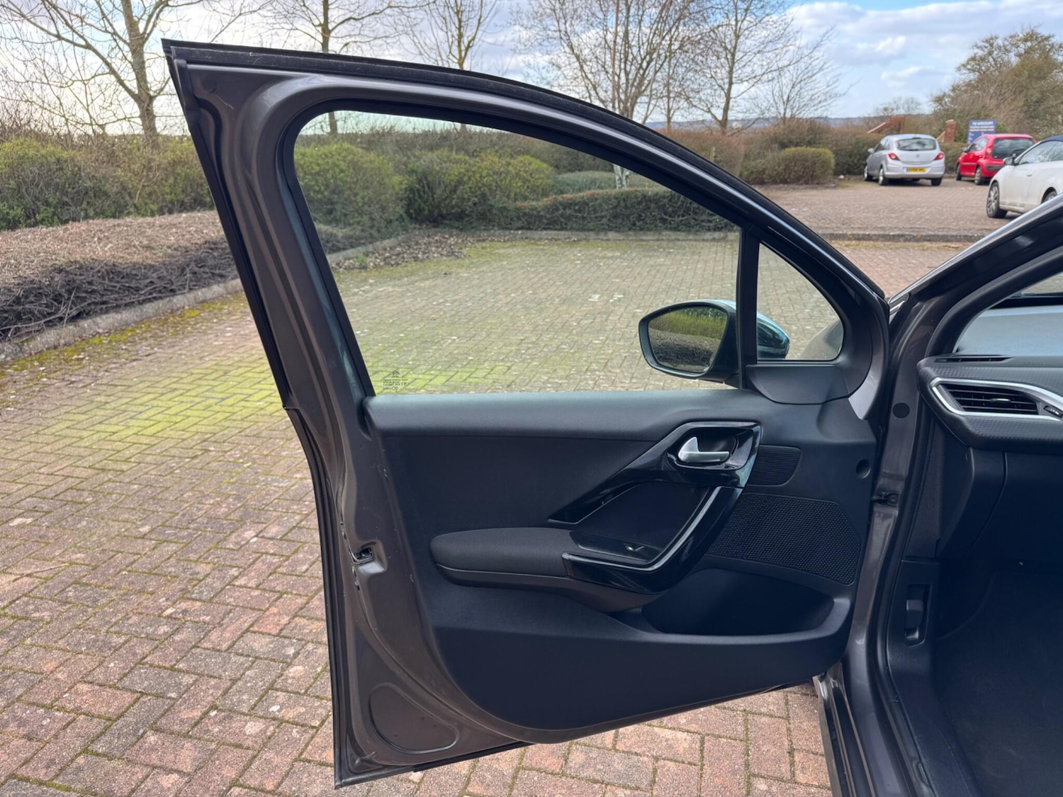 Used Peugeot 208 2018 for sale - 77853704: Photo 37