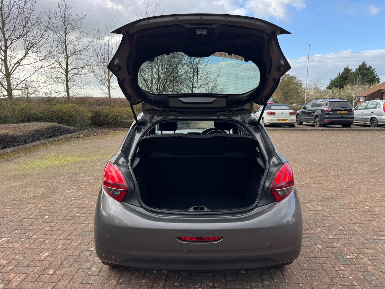 Used Peugeot 208 2018 for sale - 77853704: Photo 50