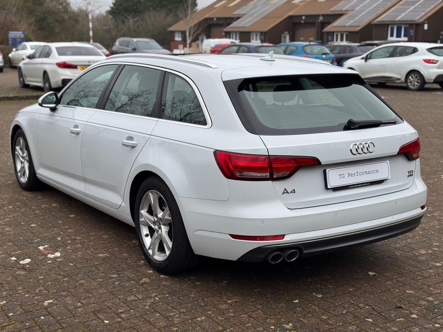 Used Audi A4 2016 for sale - 77376558: Photo 2