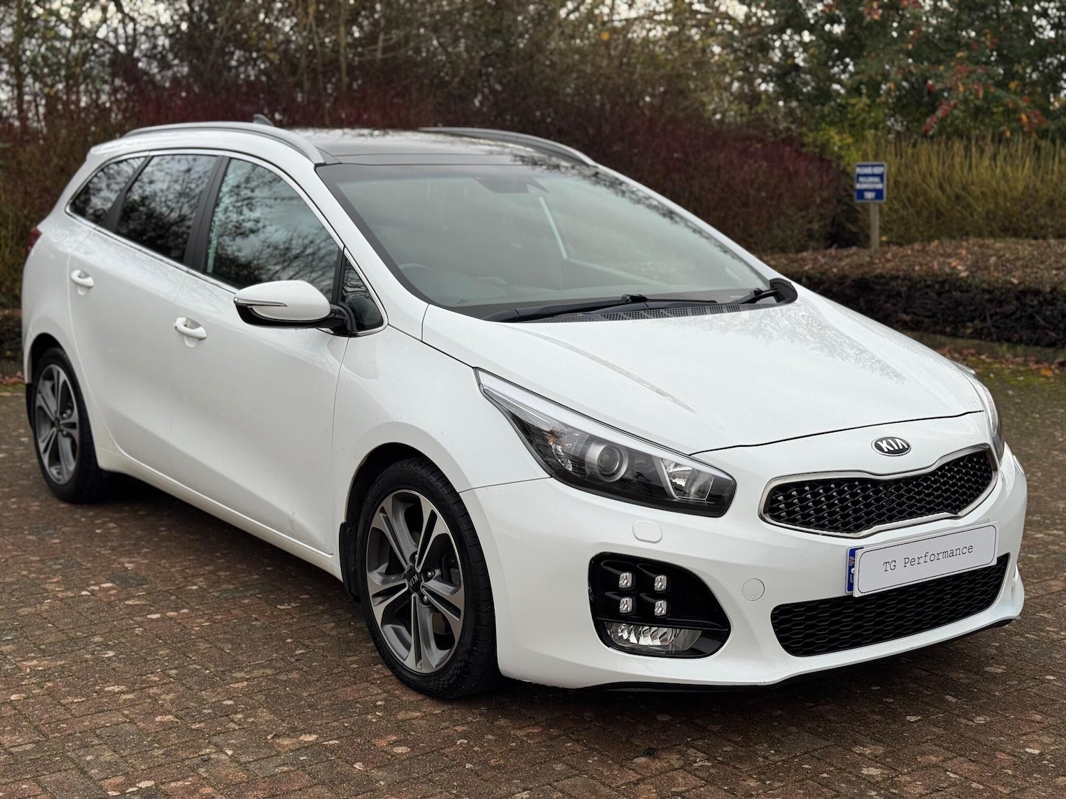 Used Kia Ceed 2017 for sale - 76573772: Photo 2