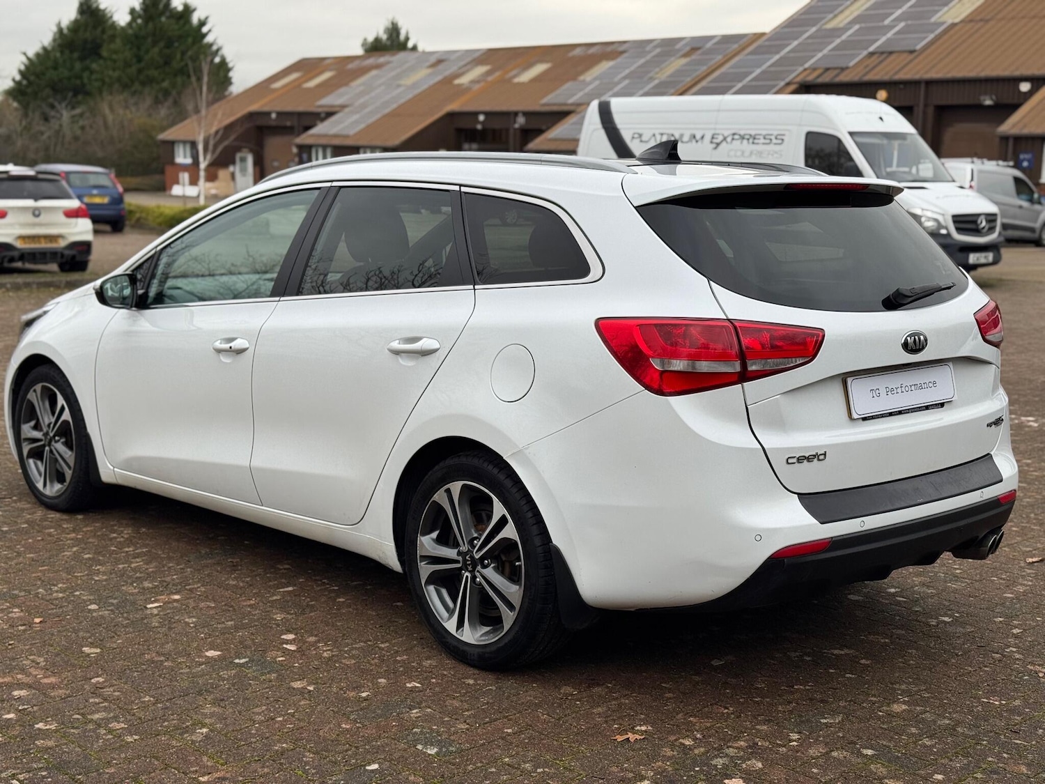 Used Kia Ceed 2017 for sale - 76573772: Photo 5