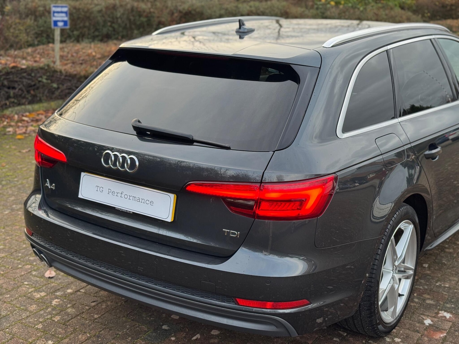 Used Audi A4 Avant for sale - 76996292: Photo 73