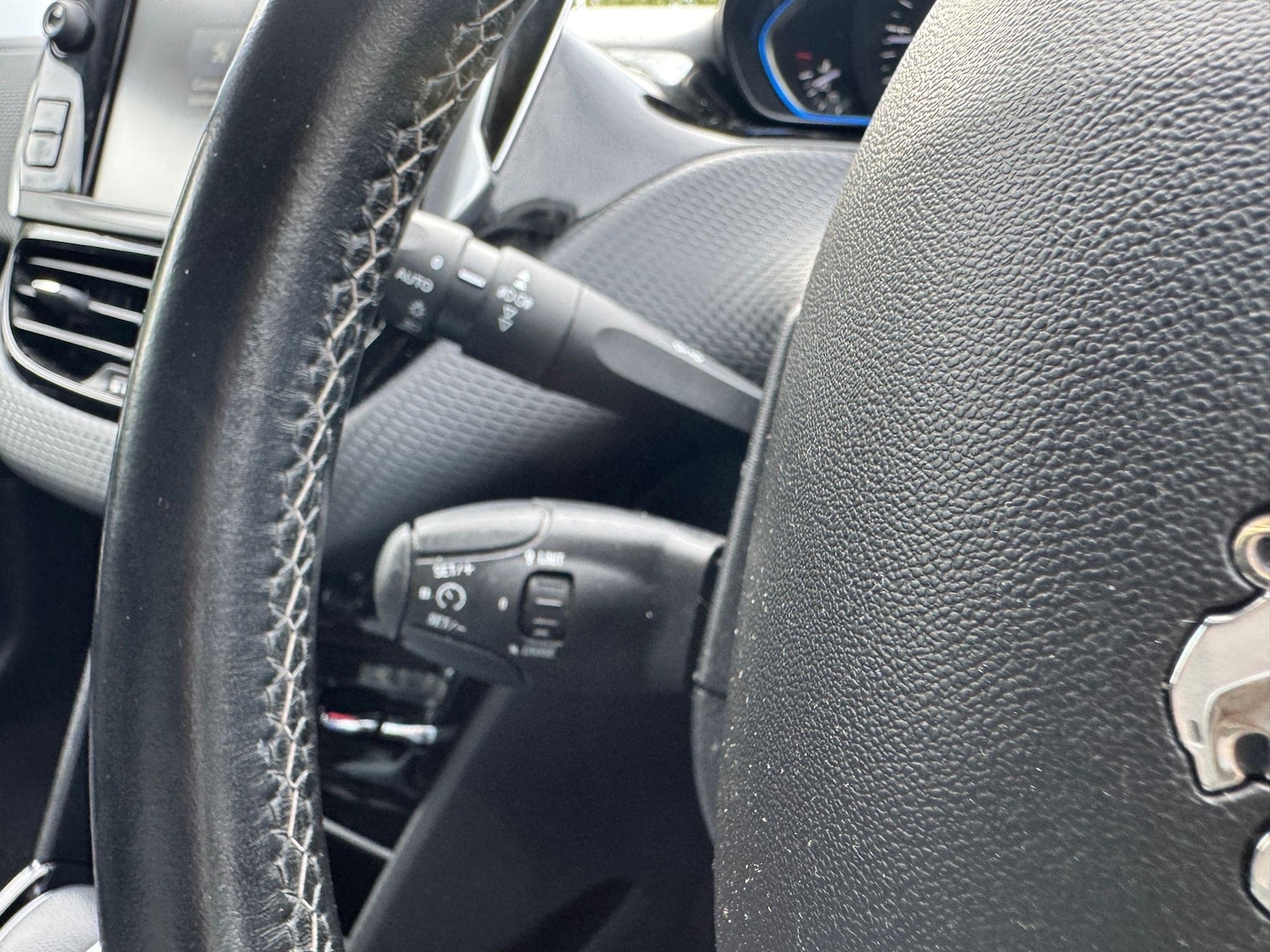 Used Peugeot 2008 for sale - 76727820: Photo 27