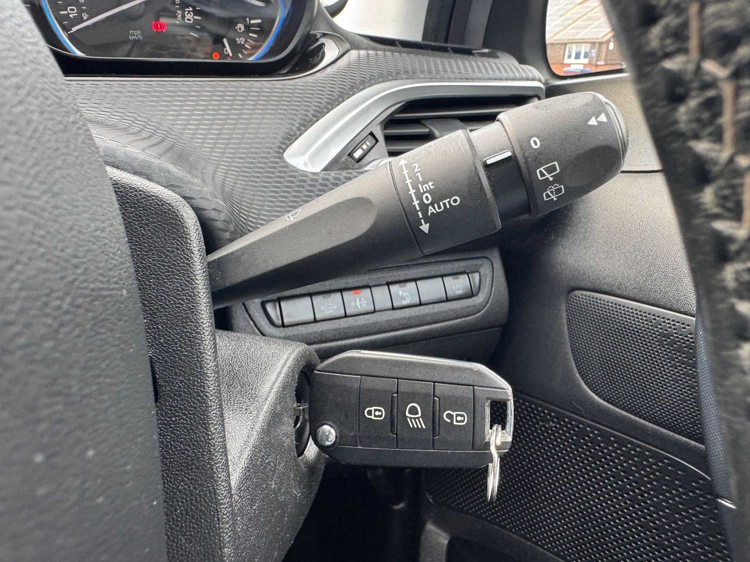 Used Peugeot 2008 for sale - 76727820: Photo 28