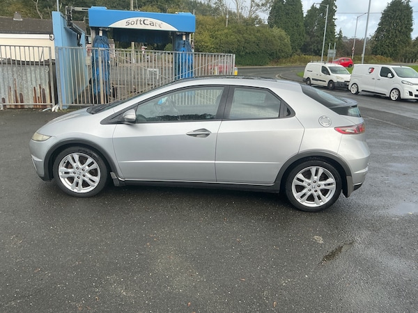 Used Honda Civic 2010 for sale - 76171332: Photo 4