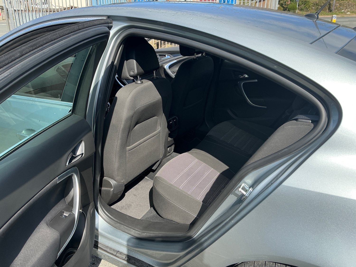 Used Vauxhall Insignia 2011 for sale - 78133945: Photo 11