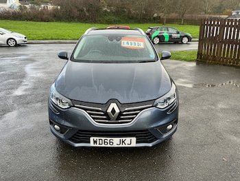 Used Renault Megane 2017 for sale - 76076494: Photo
