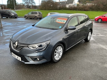 Used Renault Megane 2017 for sale - 76076494: Photo