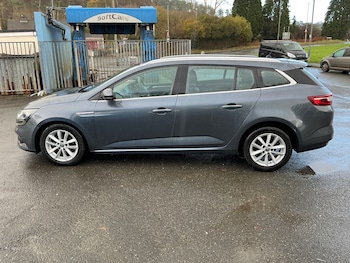 Used Renault Megane 2017 for sale - 76076494: Photo