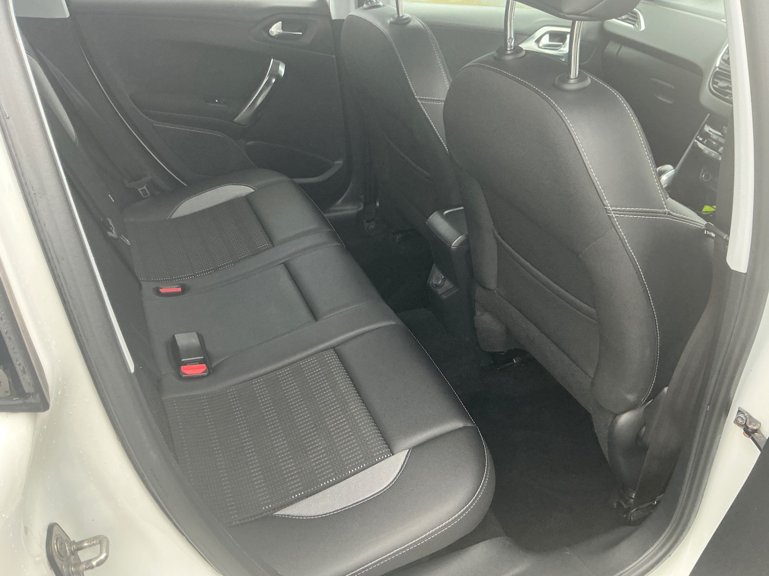 Used Peugeot 2008 2017 for sale - 77661902: Photo 10