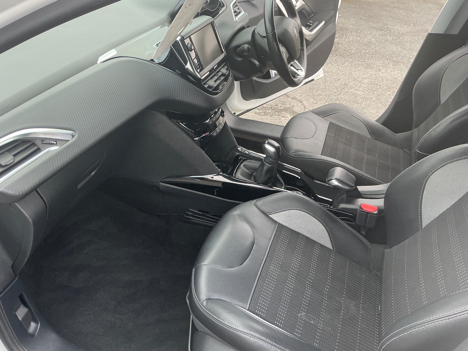 Used Peugeot 2008 2017 for sale - 77661902: Photo 13