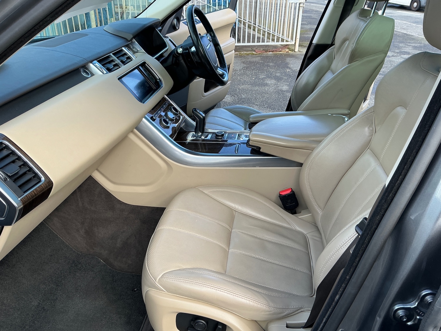 Used Land Rover Range Rover Sport 2015 for sale - 77888509: Photo 12