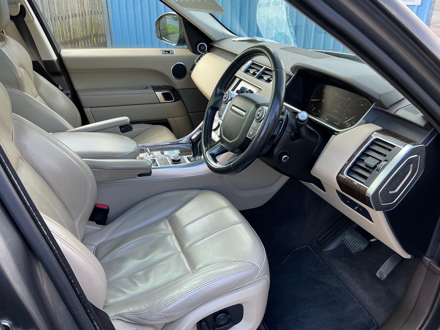 Used Land Rover Range Rover Sport 2015 for sale - 77888509: Photo 9