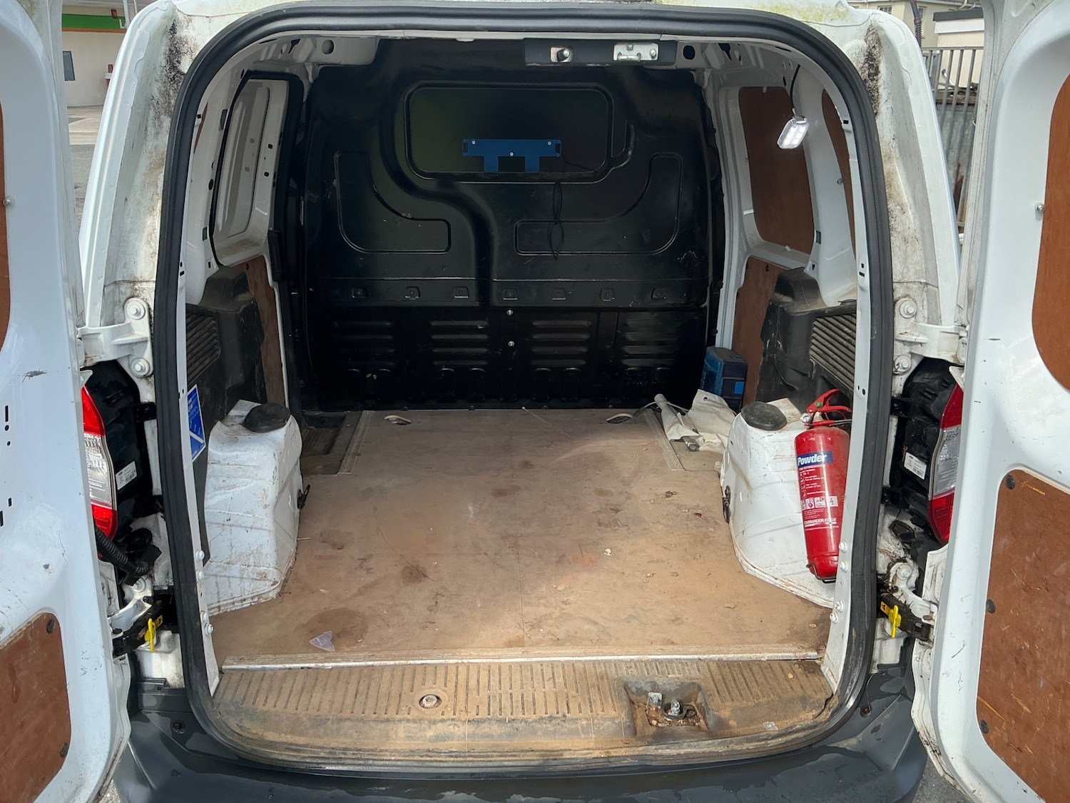 Used Ford Transit Courier 2019 for sale - 78133957: Photo 9