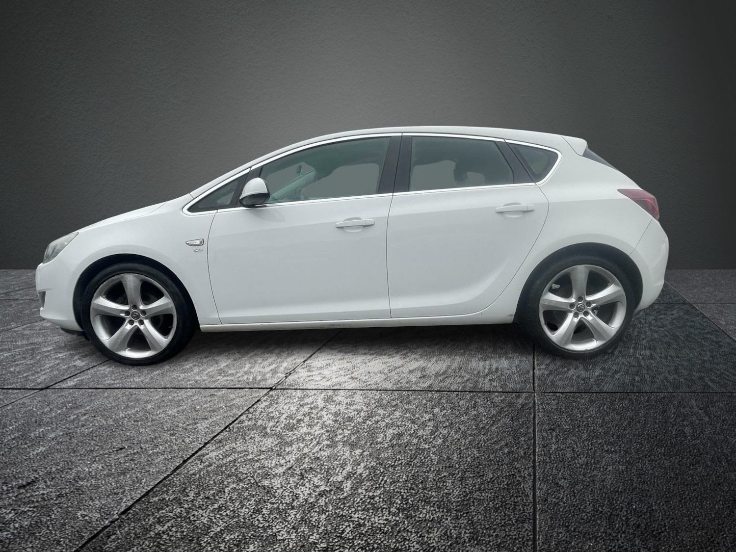 Used Vauxhall Astra 2012 for sale - 77323880: Photo 7