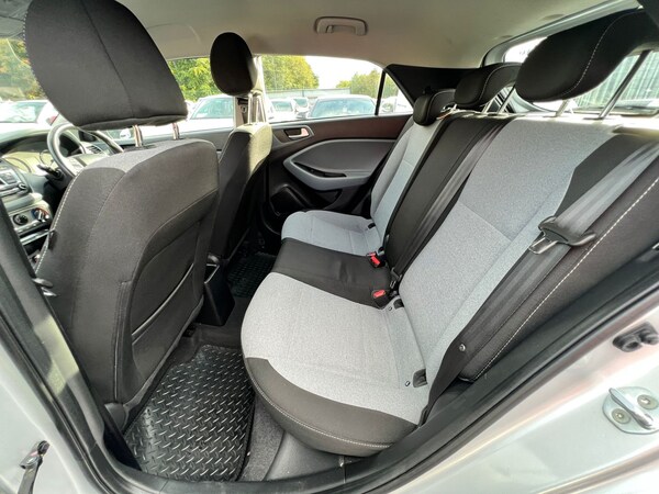 Used Hyundai i20 2016 for sale - 69812532: Photo 9