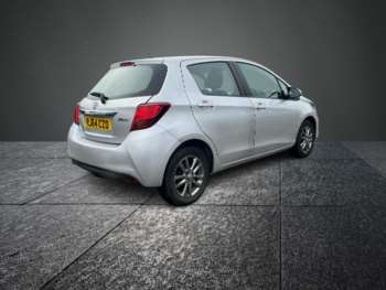 Used Toyota Yaris 2015 for sale - 73128830: Photo