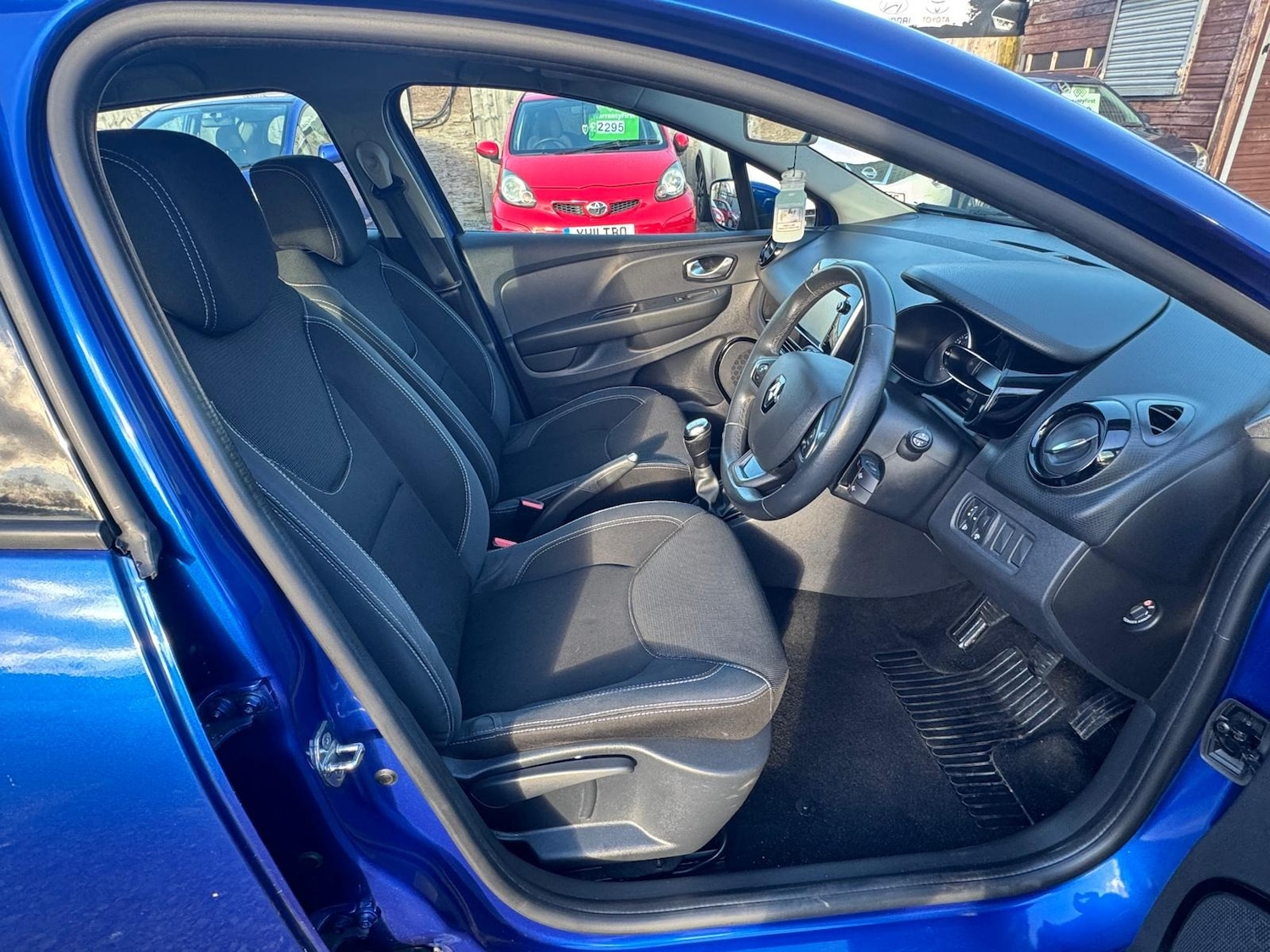 Used Renault Clio 2017 for sale - 76766471: Photo 12