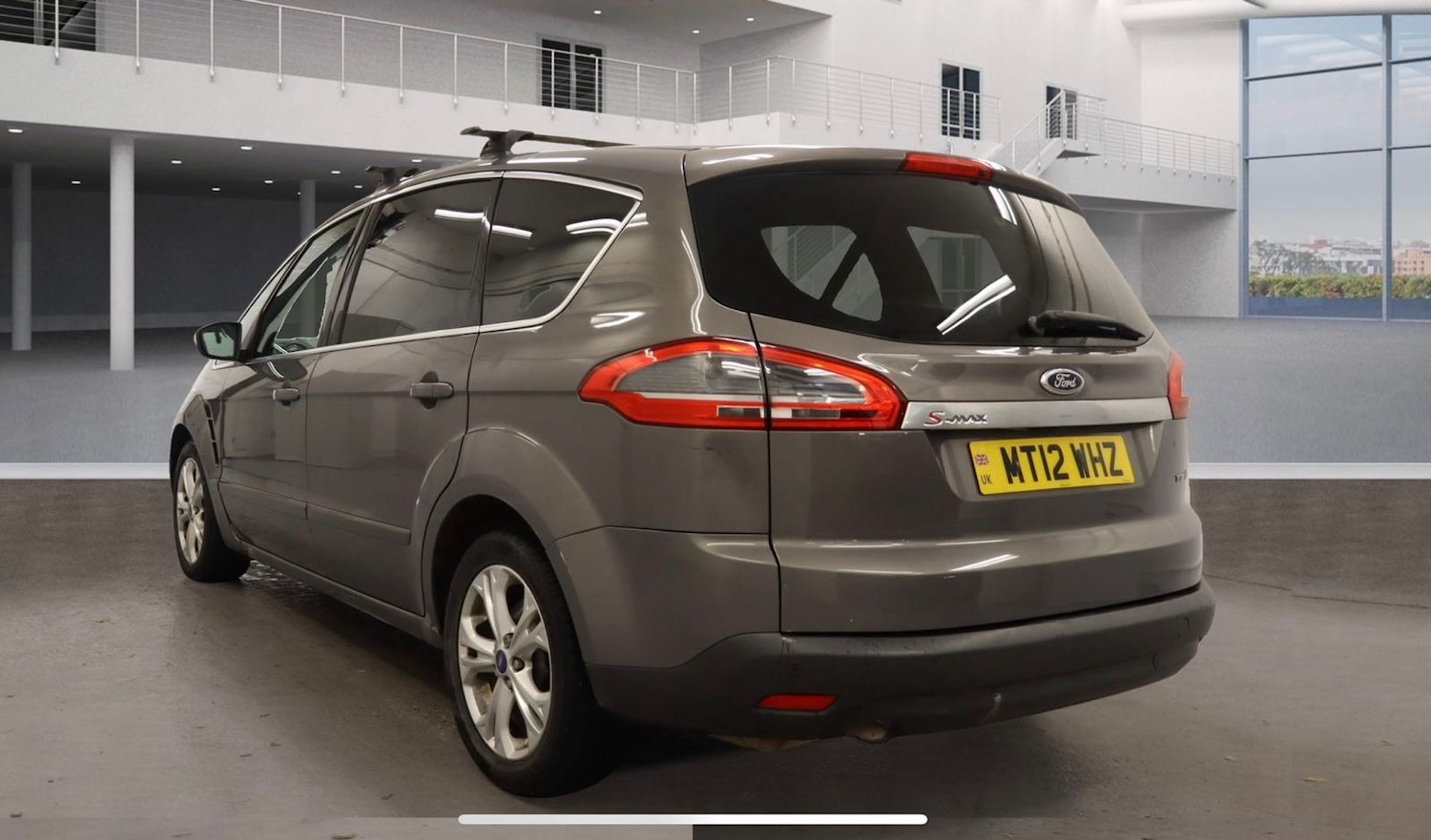 Used Ford S-Max 2012 for sale - 76481557: Photo 2