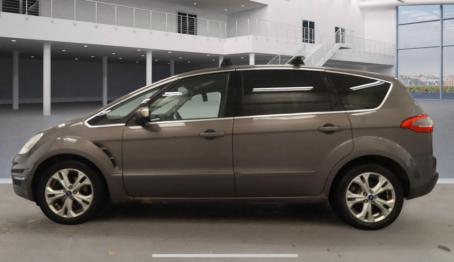 Used Ford S-Max 2012 for sale - 76481557: Photo 4