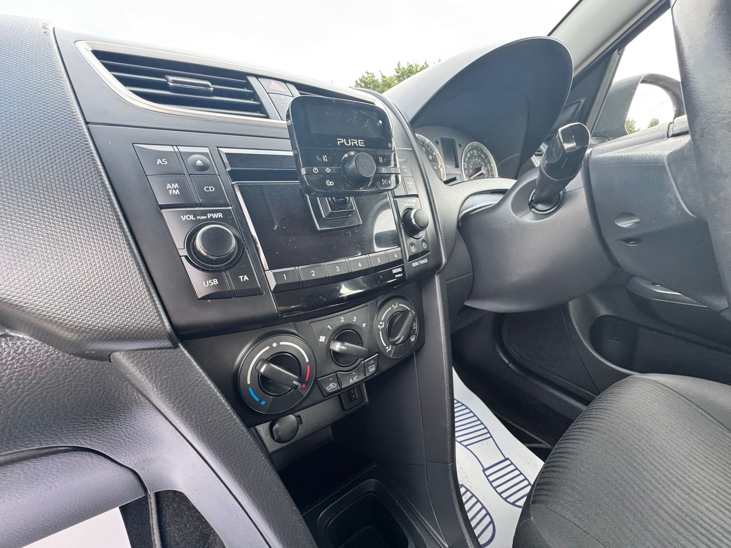 Used Suzuki Swift 2012 for sale - 77324209: Photo 11