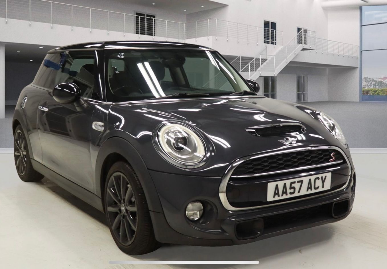 Used MINI Hatch 2017 for sale - 76480706: Photo 1