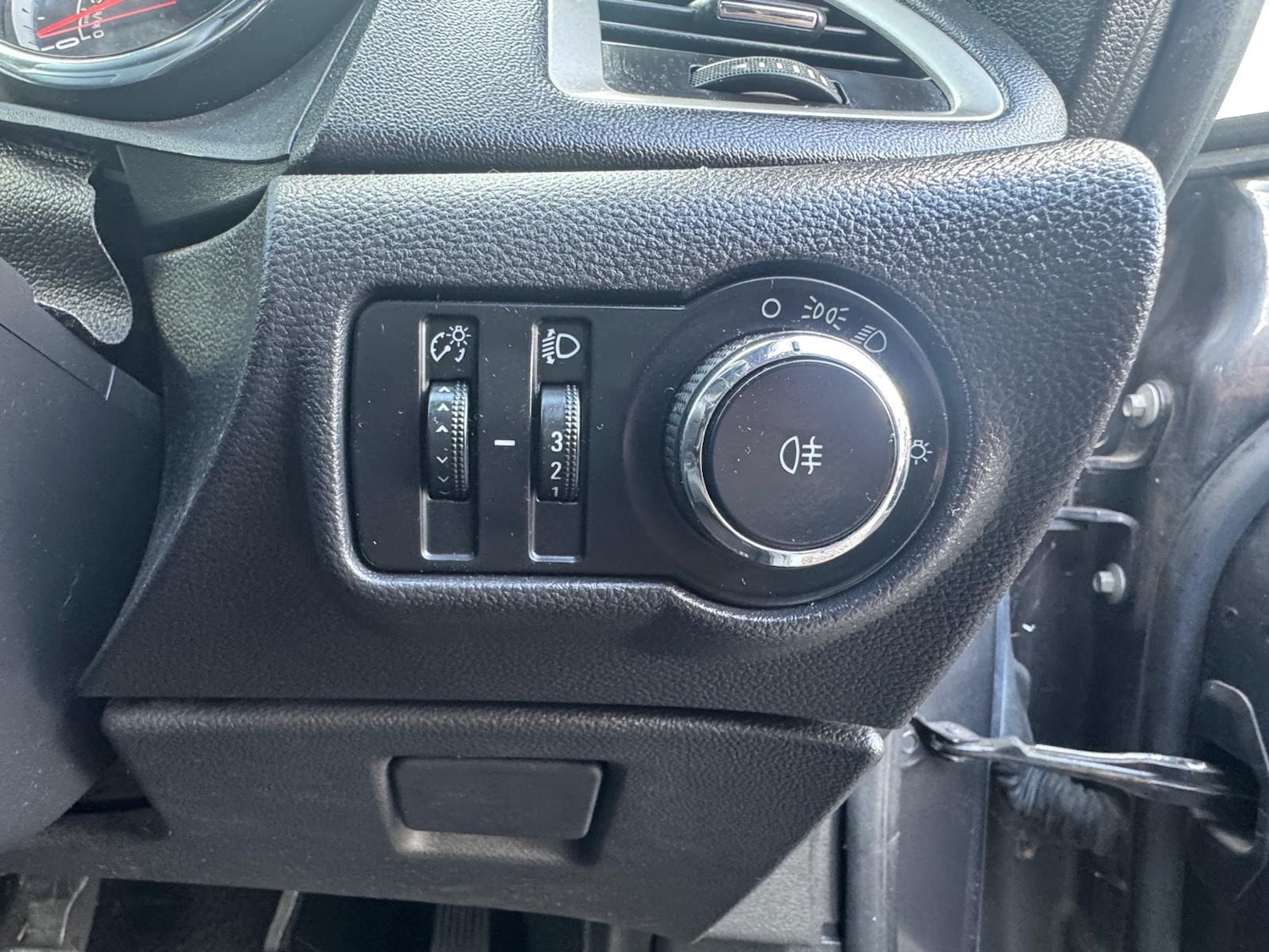 Used Vauxhall Astra 2011 for sale - 75661715: Photo 11