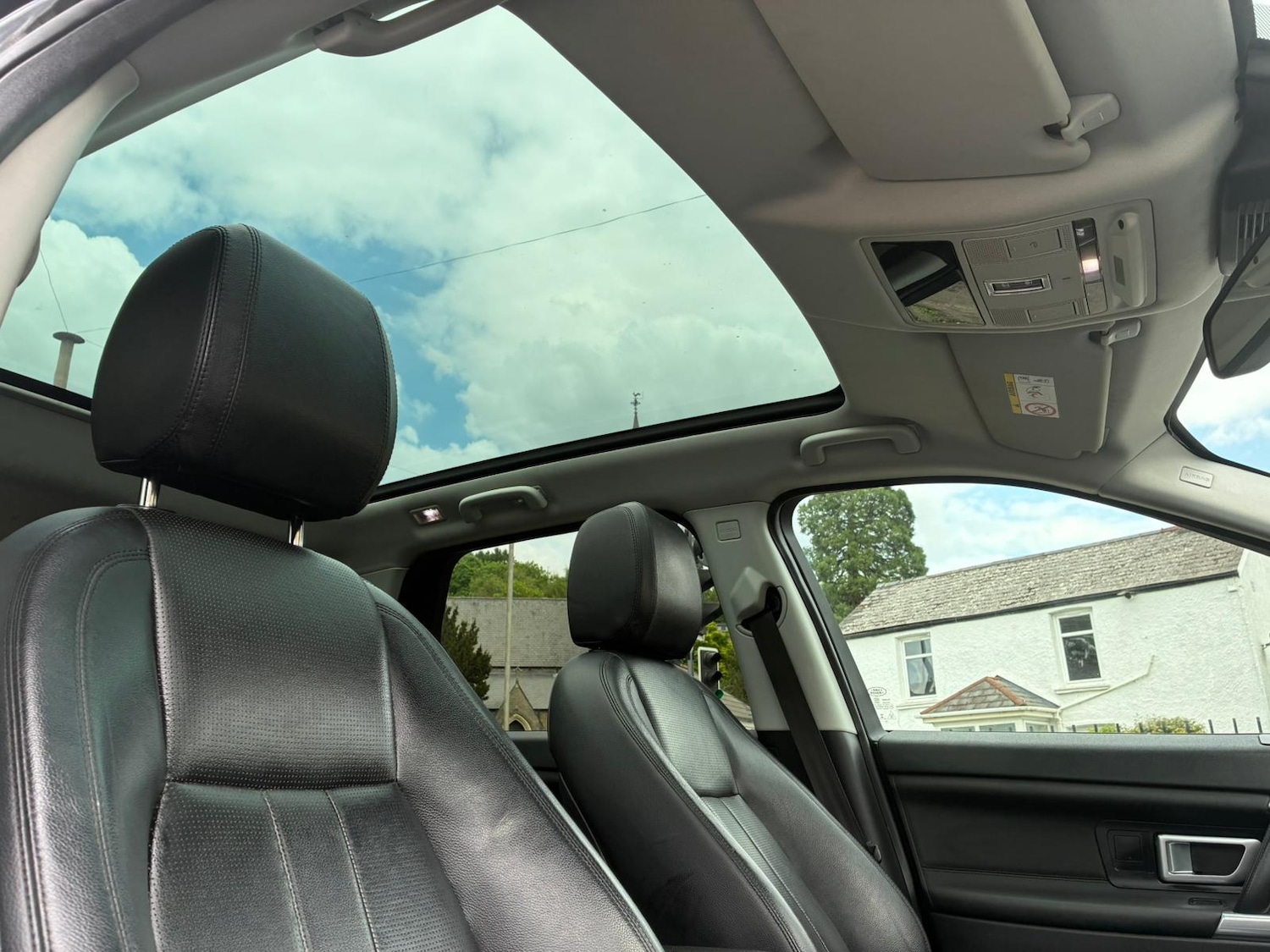 Used Land Rover Discovery Sport 2015 for sale - 76710274: Photo 15