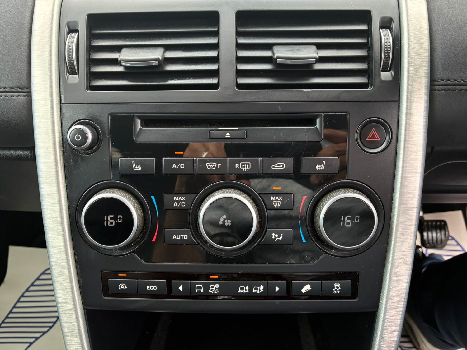 Used Land Rover Discovery Sport 2015 for sale - 76710274: Photo 34