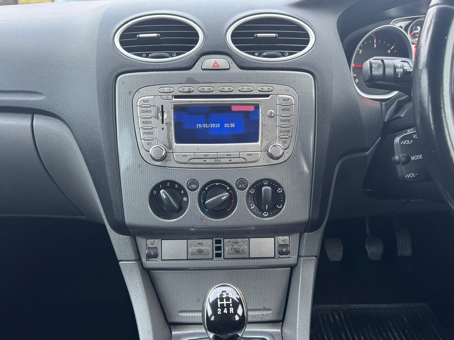 Used Ford Focus 2010 for sale - 77403672: Photo 21