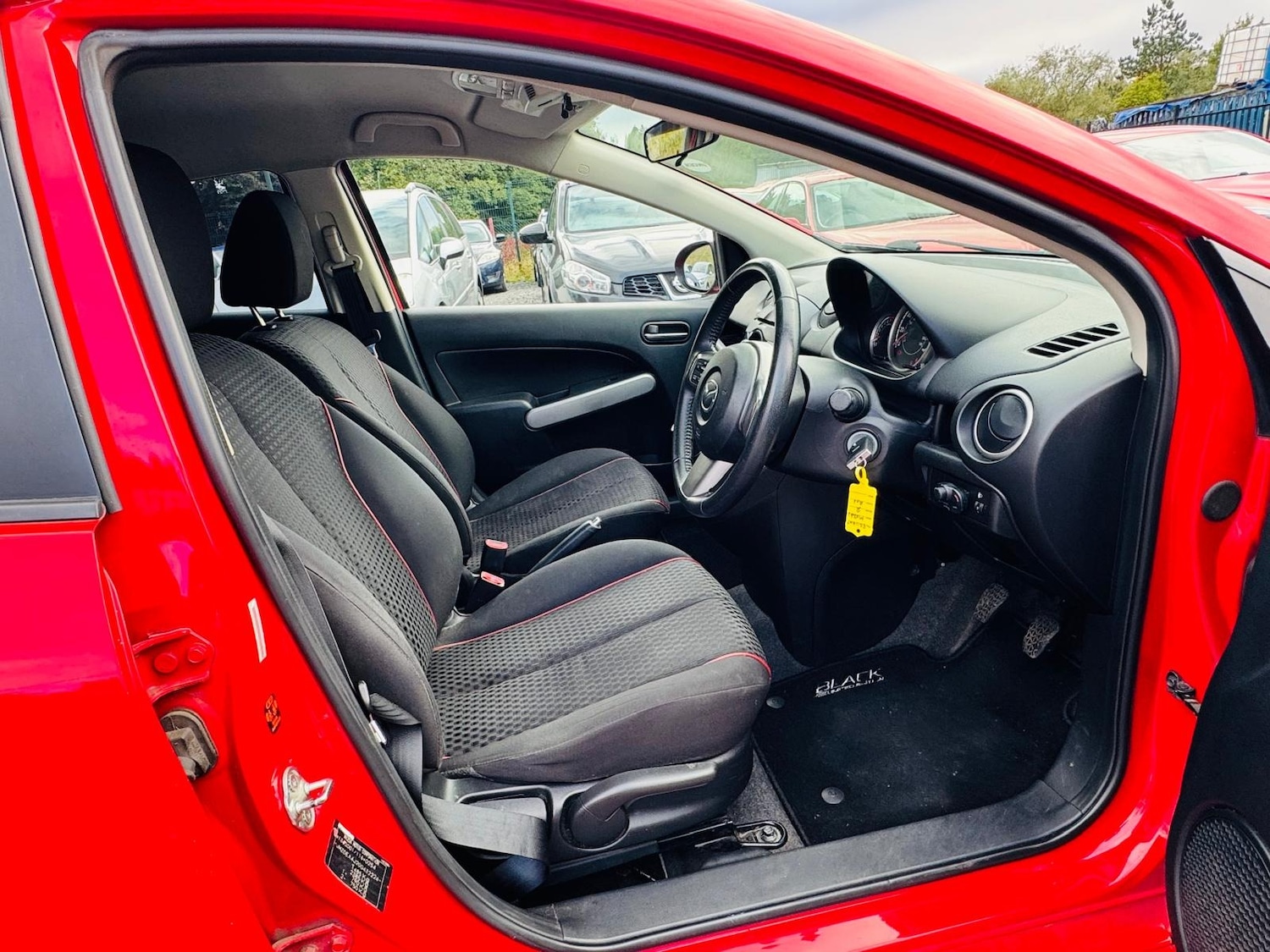 Used Mazda Mazda2 2011 for sale - 76037282: Photo 12