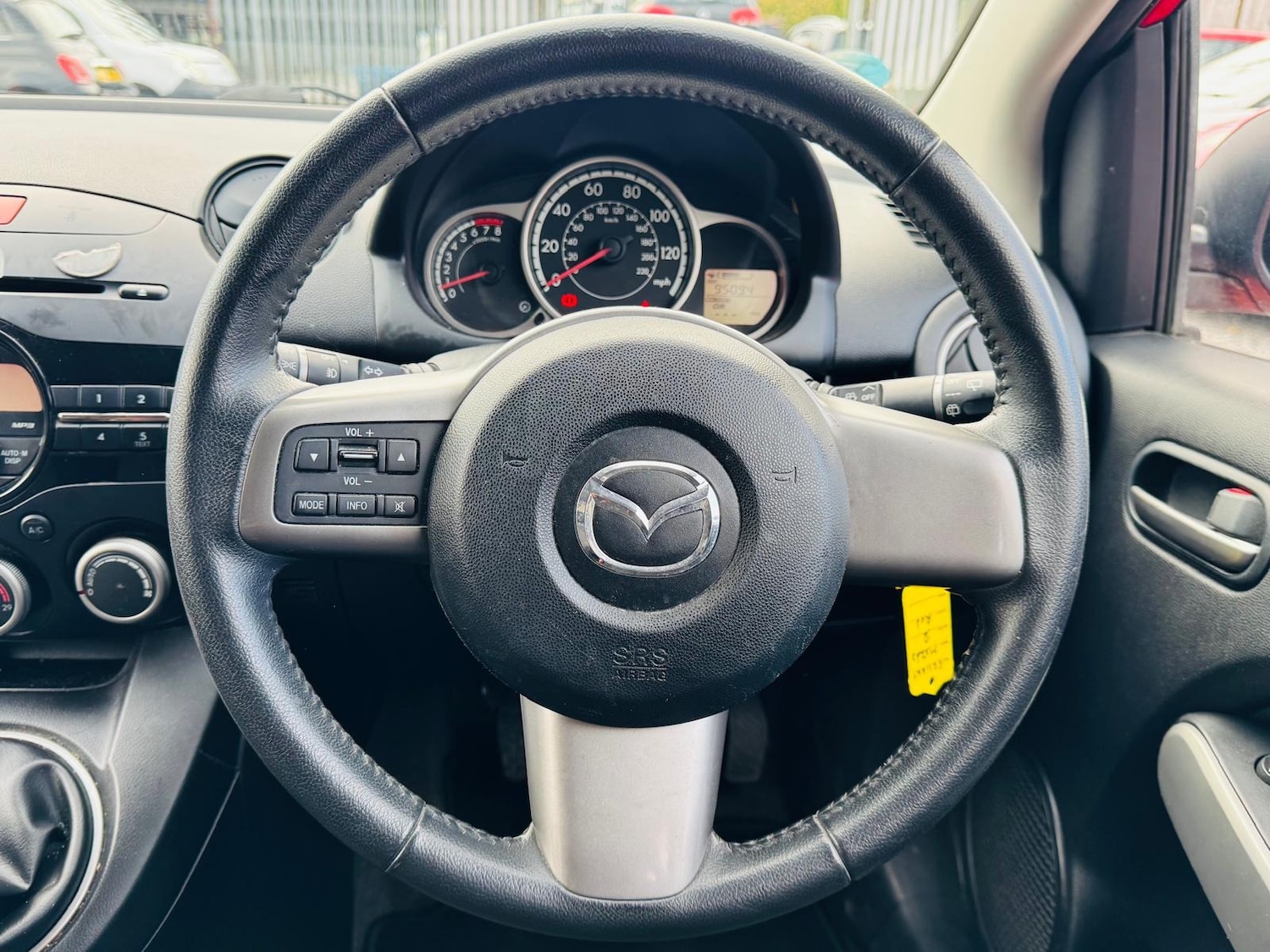 Used Mazda Mazda2 2011 for sale - 76037282: Photo 16