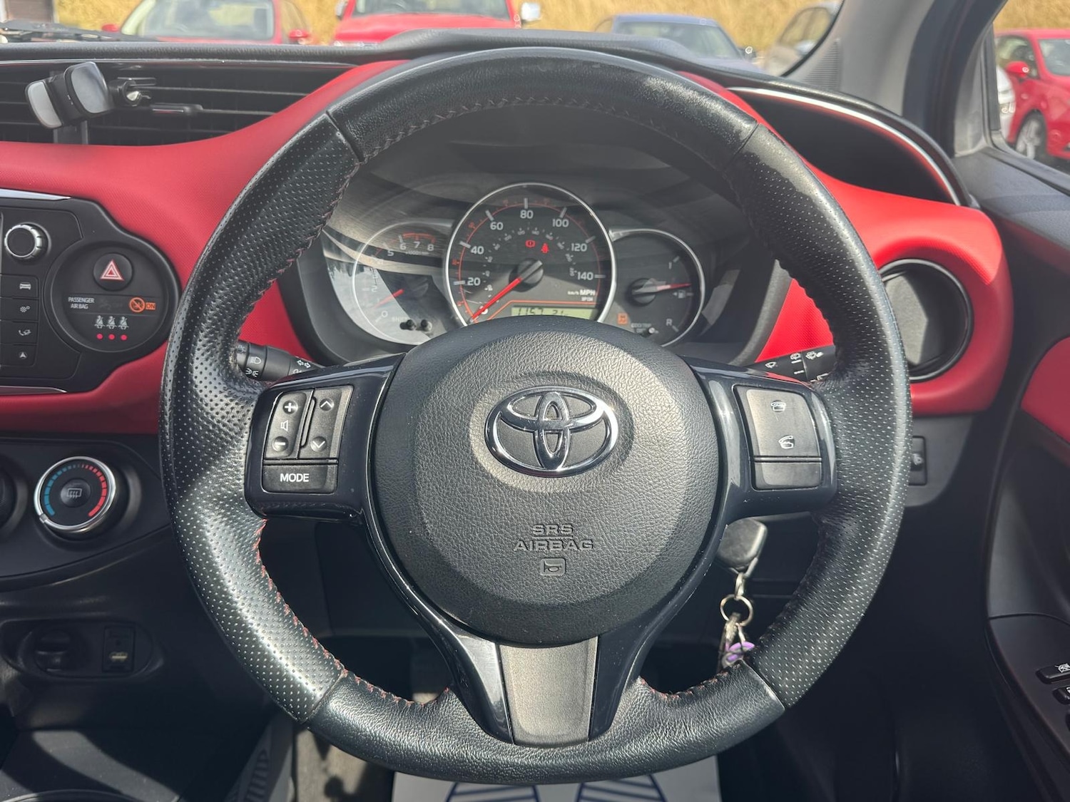 Used Toyota Yaris 2015 for sale - 75611705: Photo 12