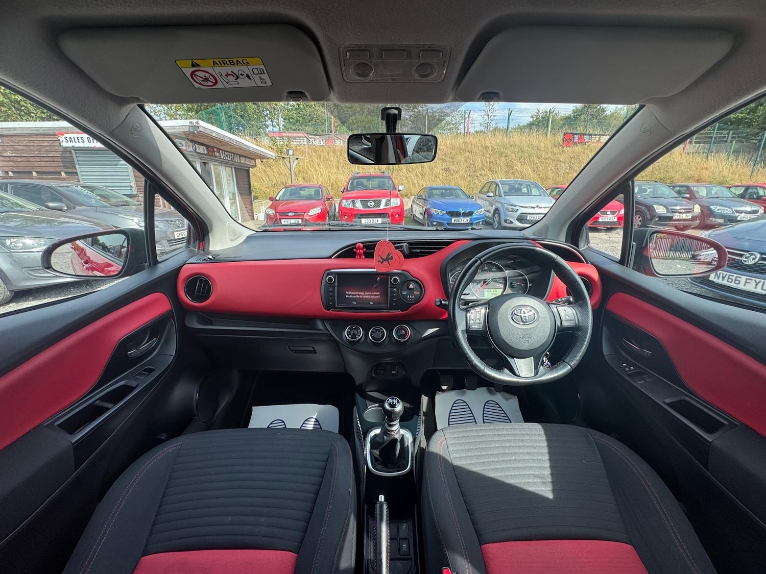 Used Toyota Yaris 2015 for sale - 75611705: Photo 13