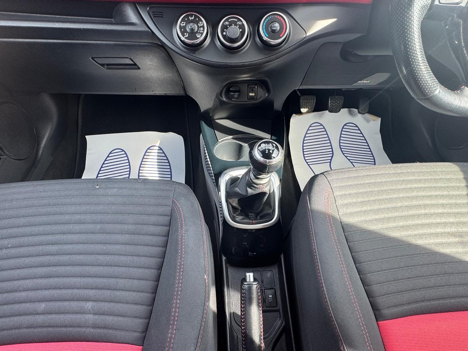 Used Toyota Yaris 2015 for sale - 75611705: Photo 14