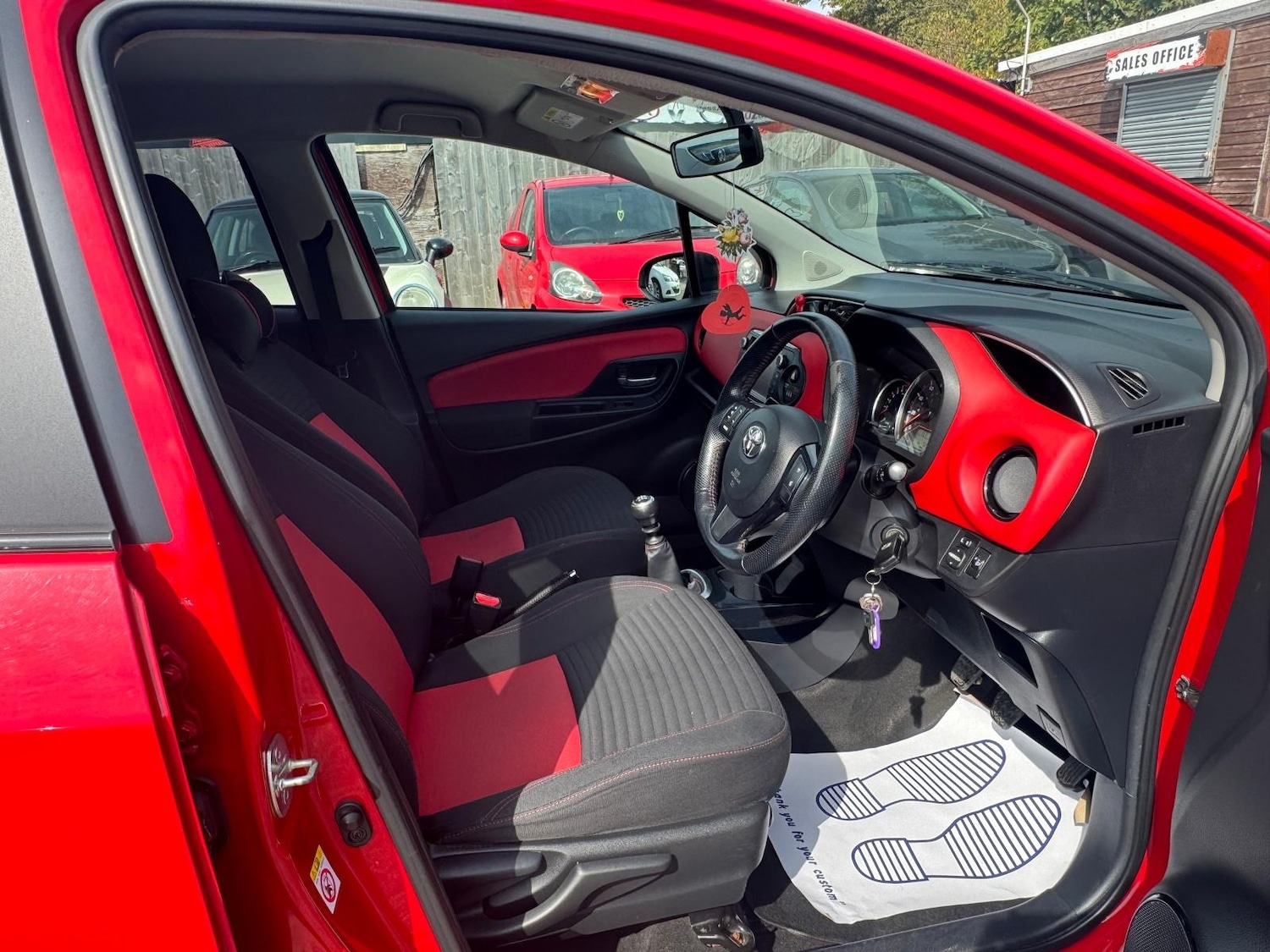 Used Toyota Yaris 2015 for sale - 75611705: Photo 8