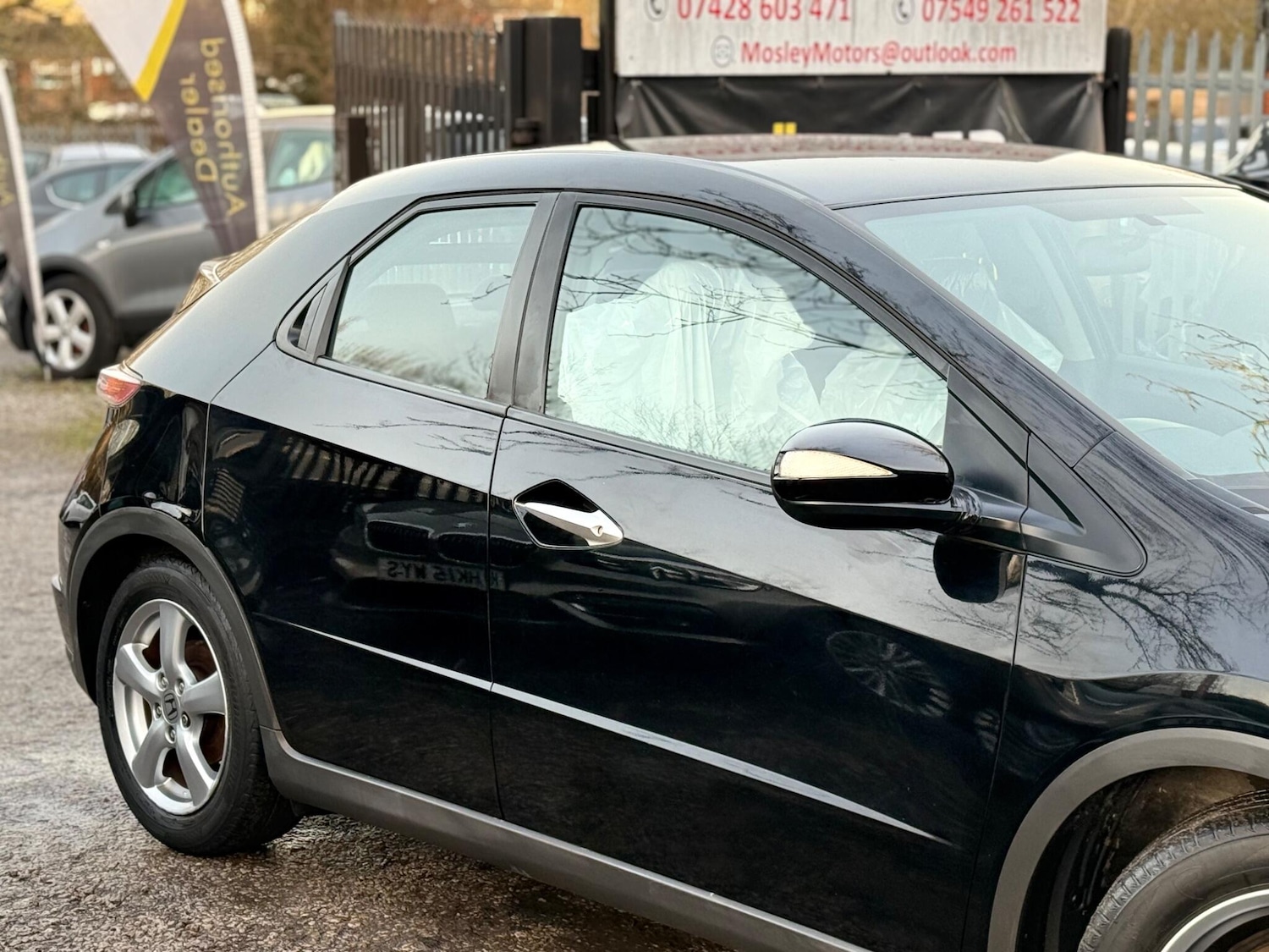 Used Honda Civic 2007 for sale - 77351427: Photo 2