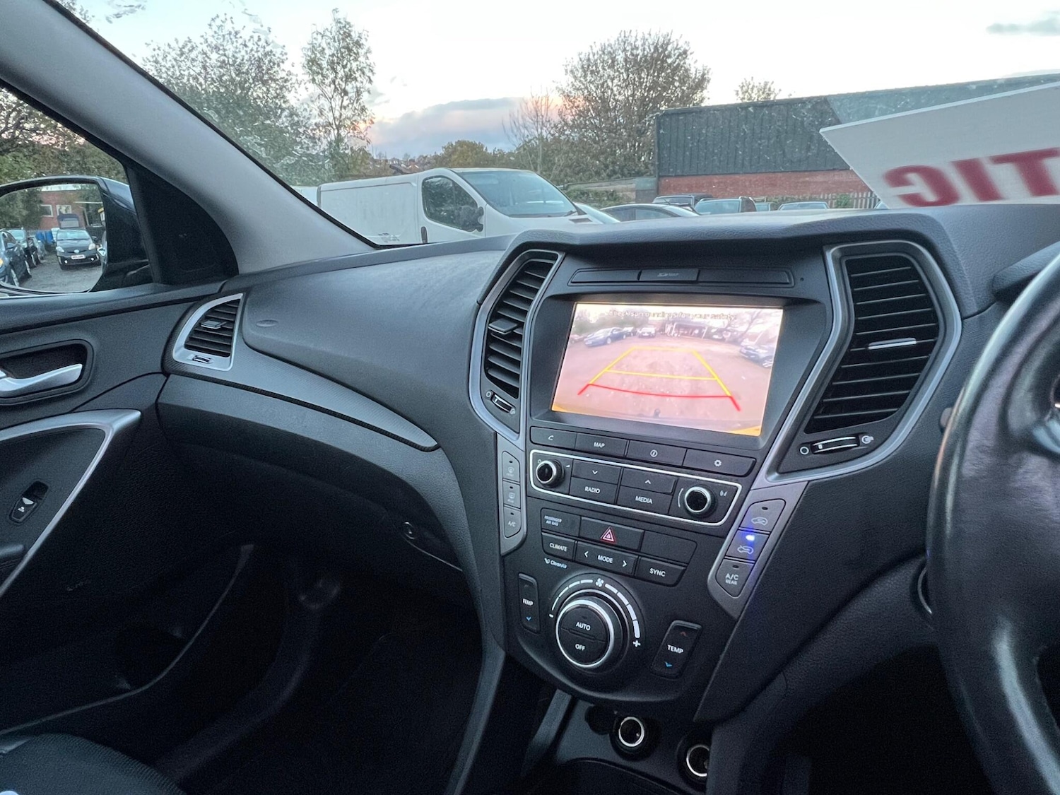 Used Hyundai Santa Fe 2016 for sale - 76584904: Photo 31