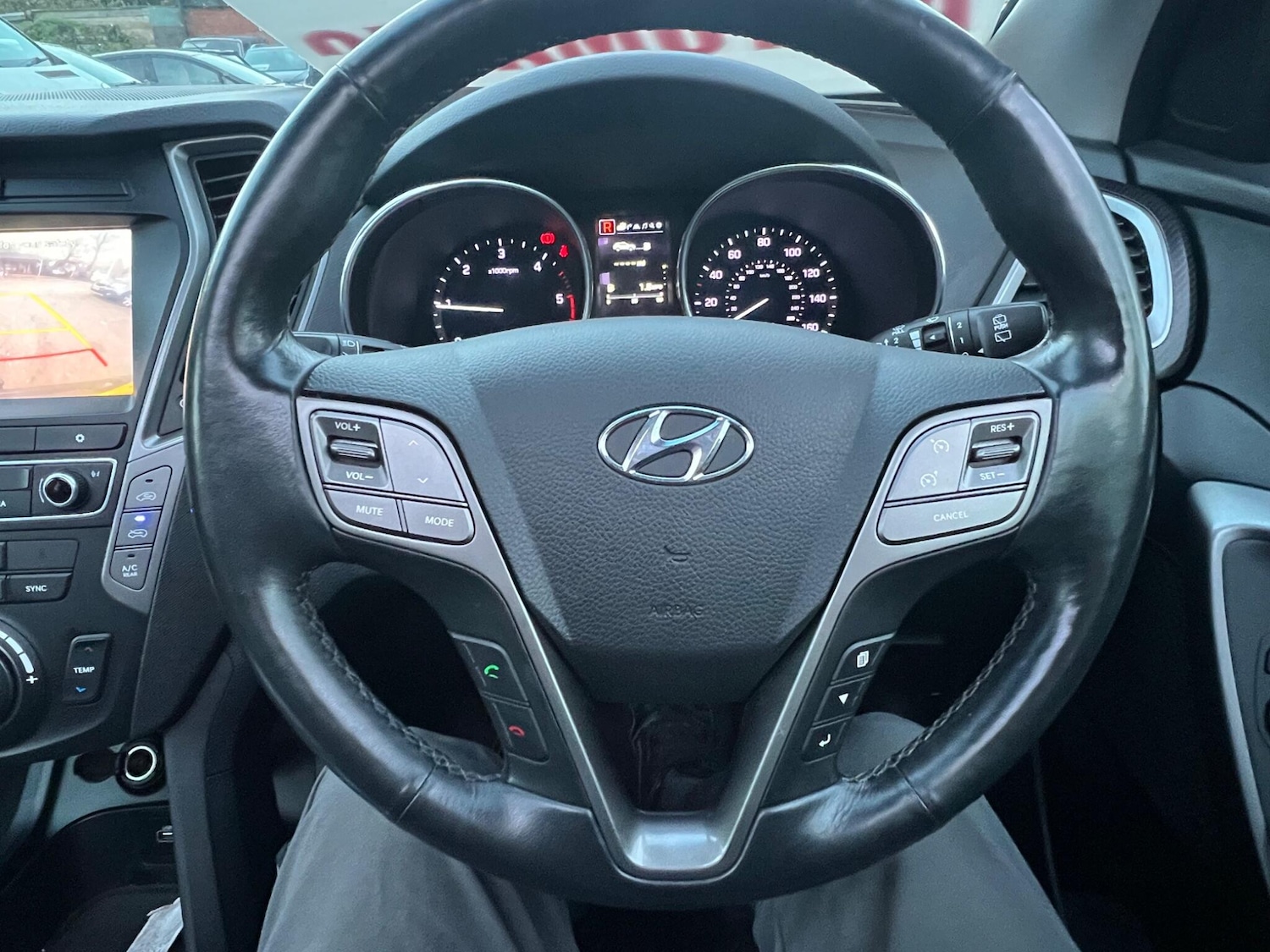 Used Hyundai Santa Fe 2016 for sale - 76584904: Photo 32