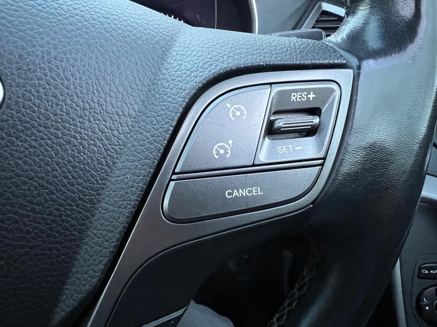 Used Hyundai Santa Fe 2016 for sale - 76584904: Photo 33