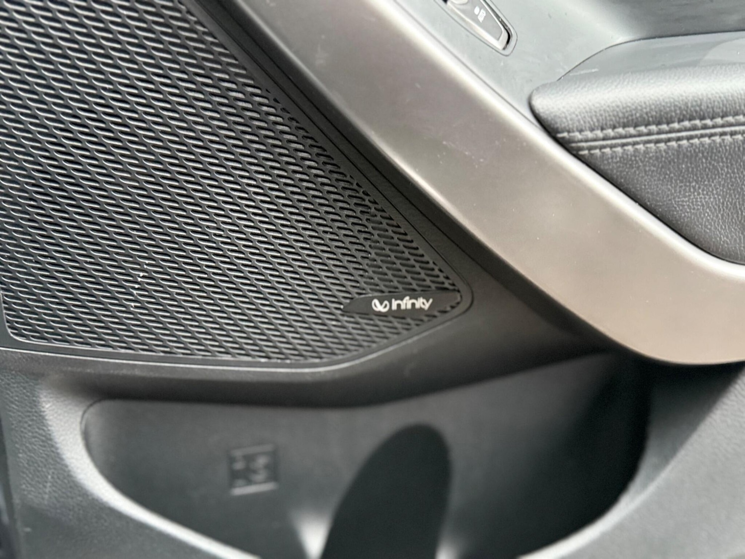 Used Hyundai Santa Fe 2016 for sale - 76584904: Photo 69