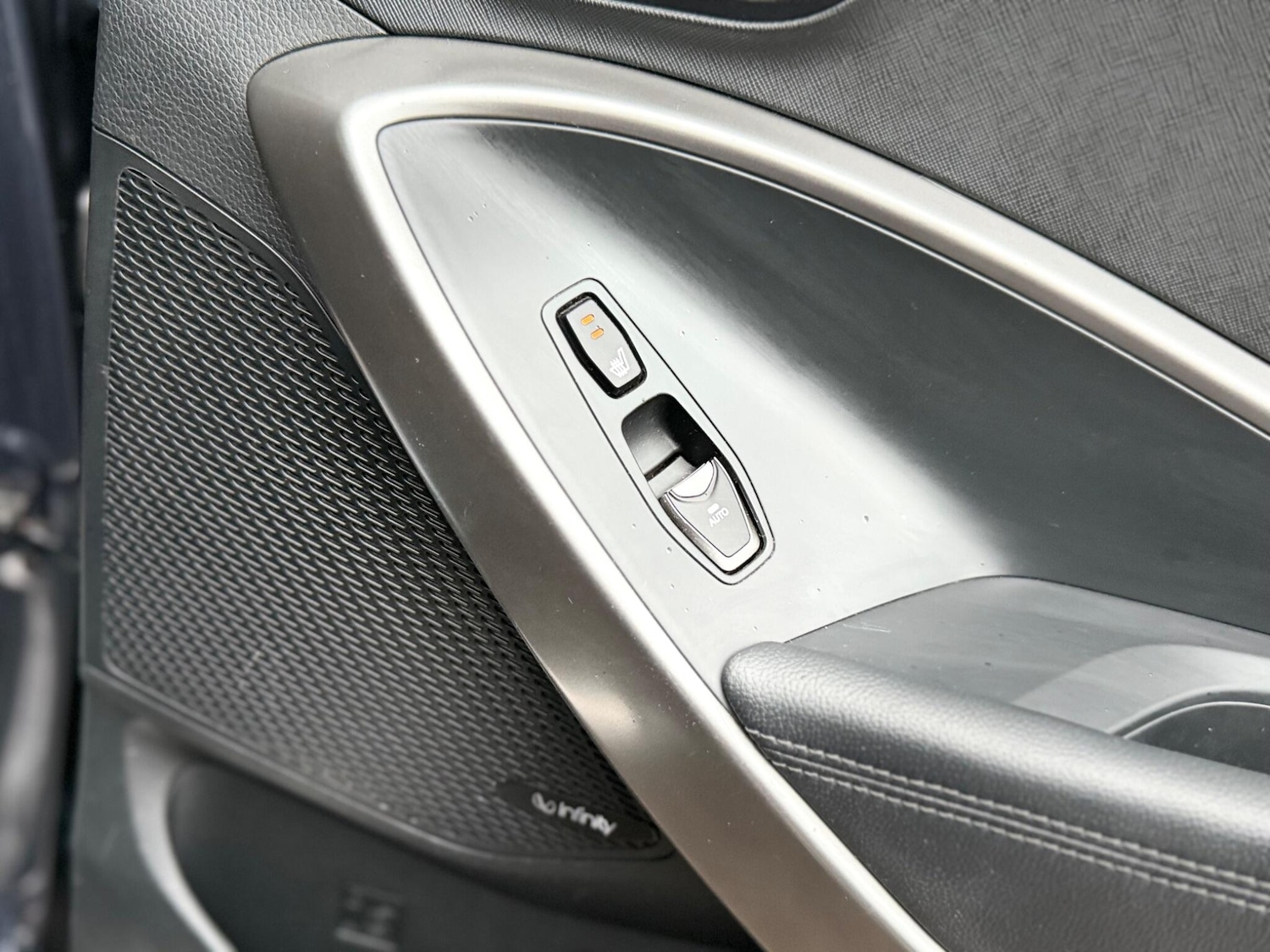 Used Hyundai Santa Fe 2016 for sale - 76584904: Photo 70