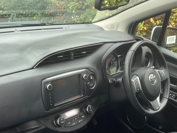 Used Toyota Yaris 2015 for sale - 76270430: Photo 10
