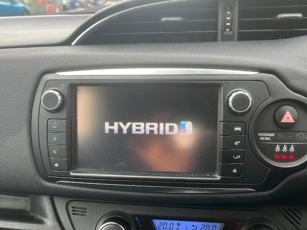 Used Toyota Yaris 2015 for sale - 76270430: Photo 11