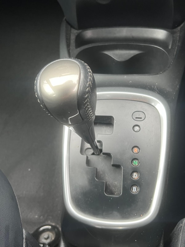 Used Toyota Yaris 2015 for sale - 76270430: Photo 13
