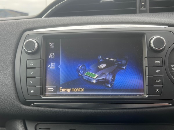 Used Toyota Yaris 2015 for sale - 76270430: Photo 16