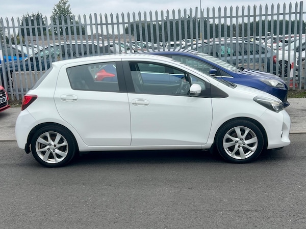 Used Toyota Yaris 2015 for sale - 76270430: Photo 1