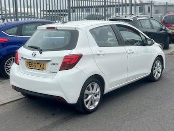 Used Toyota Yaris 2015 for sale - 76270430: Photo 3