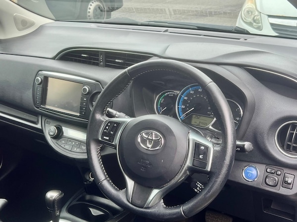 Used Toyota Yaris 2015 for sale - 76270430: Photo 7