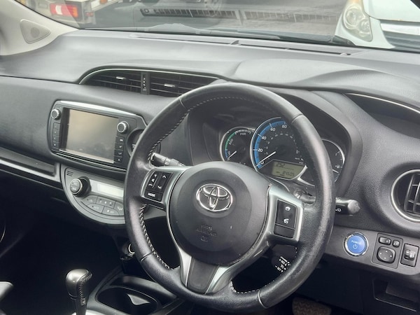 Used Toyota Yaris 2015 for sale - 76270430: Photo 8